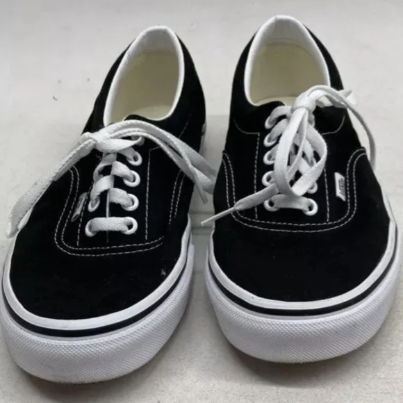 Unisex Vans Black And White Sneakers Size M 9 W 10.5 Like New MSRP $65 - Picture 2 of 8